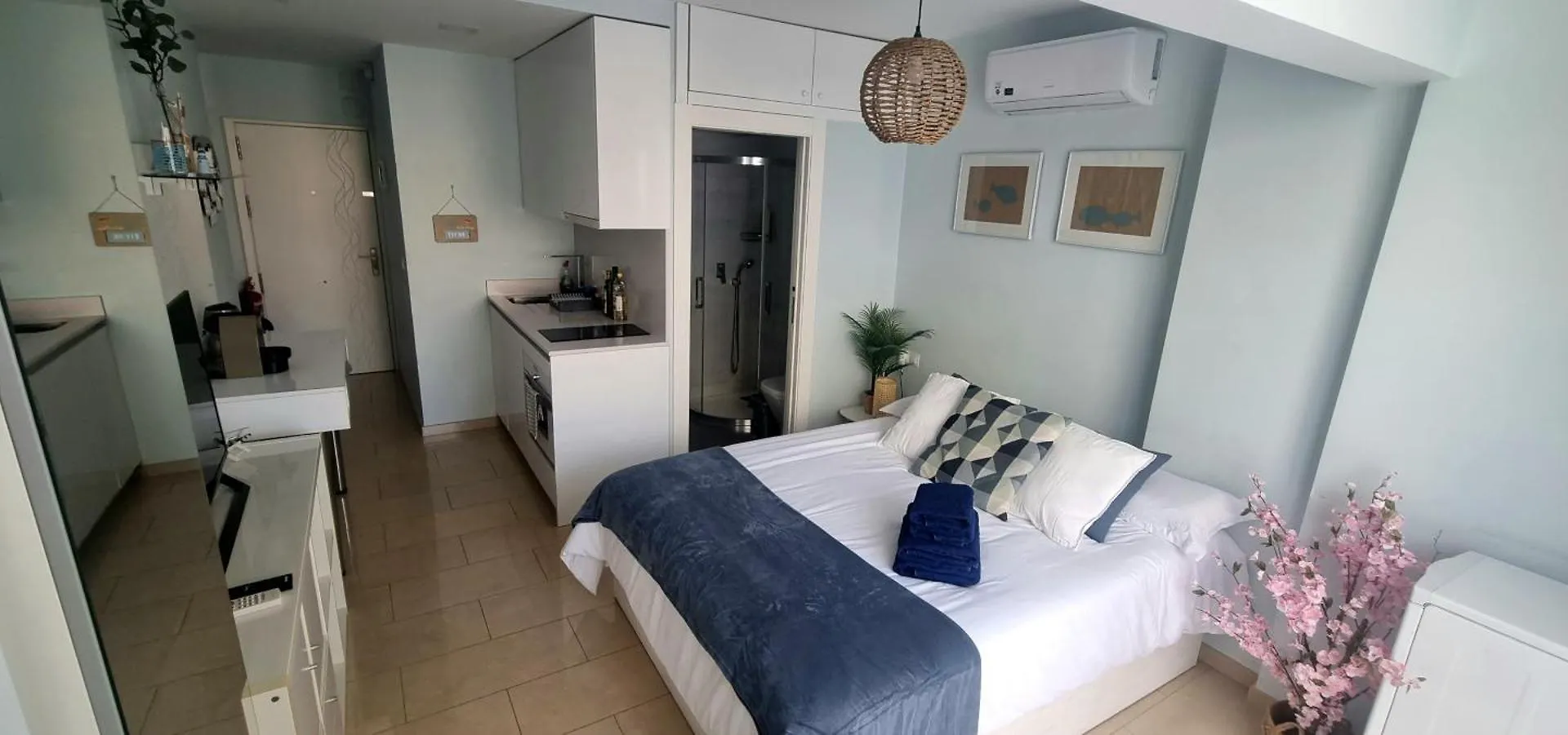 Beach House Apartment, Playa Malagueta contacts